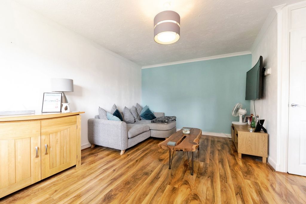 Property photo 2 of 17 Lounge/Diner