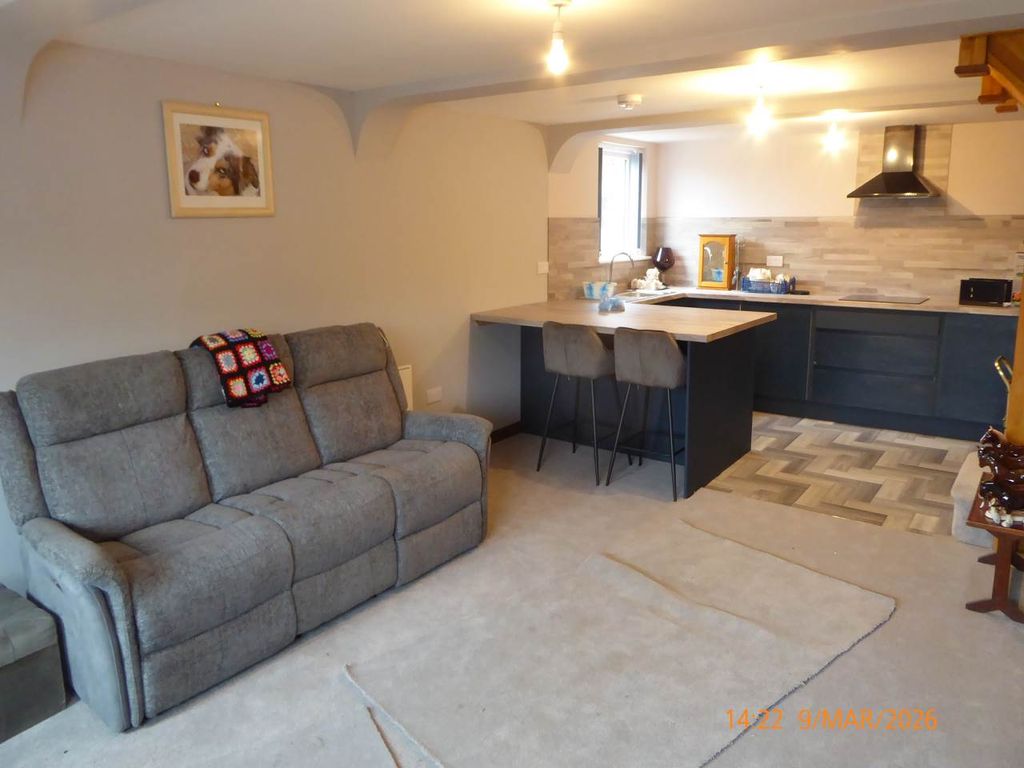 Property photo 1 of 9 P1130933