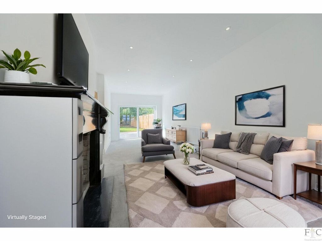 Property photo 3 of 28