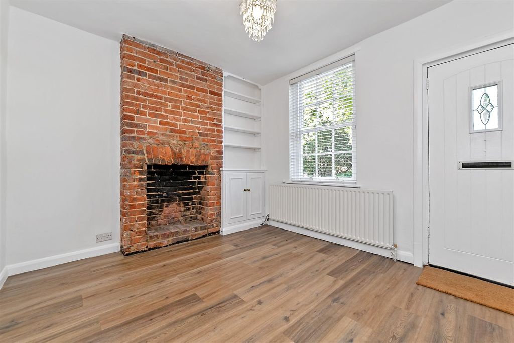 Property photo 3 of 17 43Newenglandstreet-7.Jpg