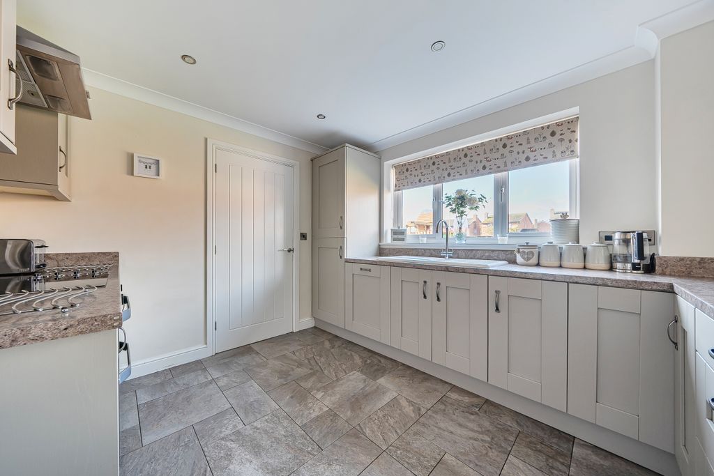 Property photo 2 of 21 1394745-9-696A79834157A