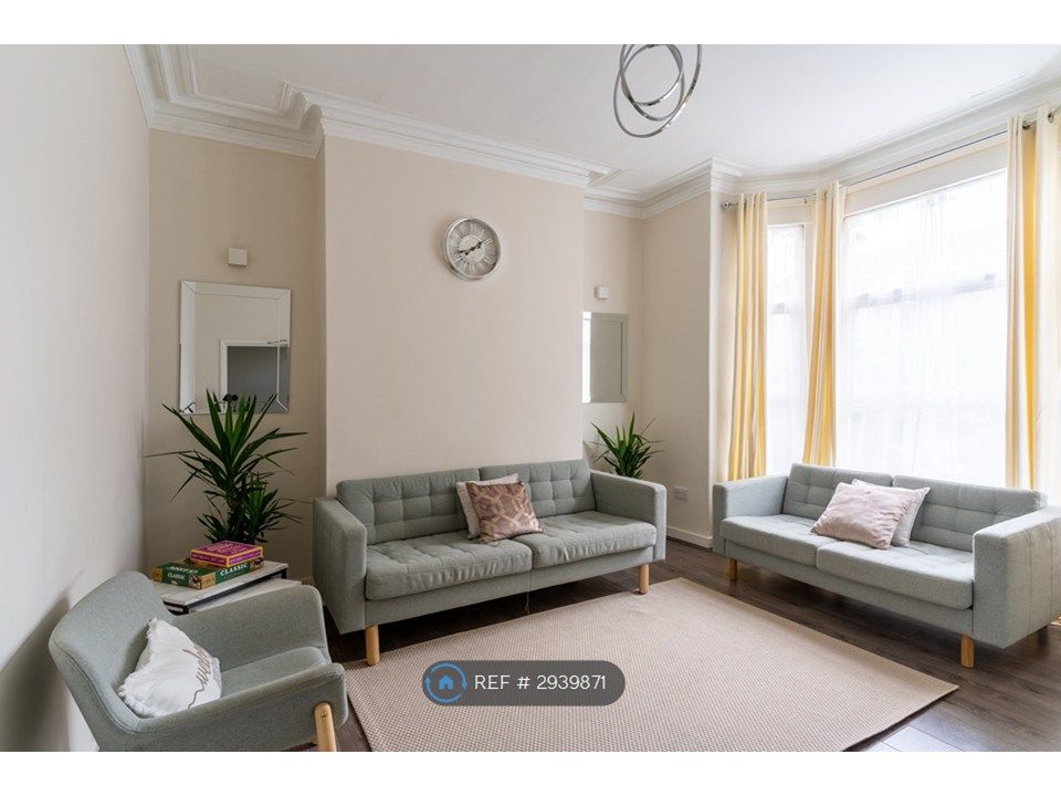 Property photo 2 of 35