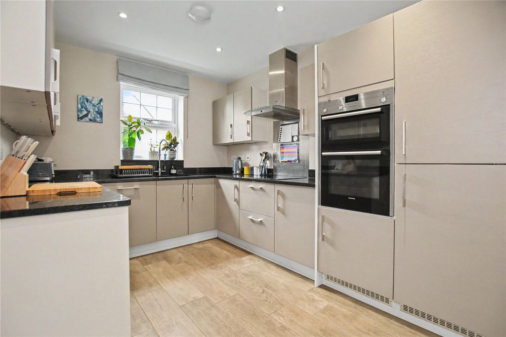 Property photo 3 of 21 Picture No. 05