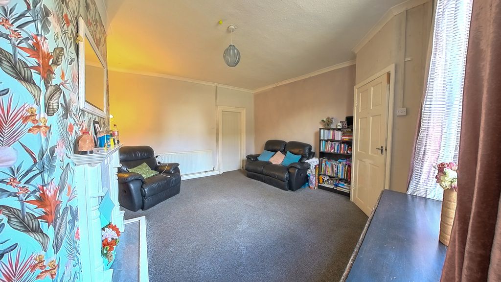 Property photo 2 of 29