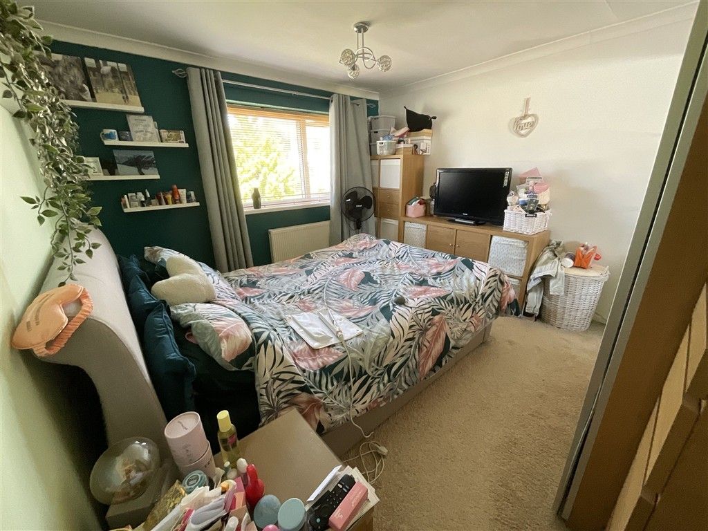 Property photo 3 of 10 Bedroom 1
