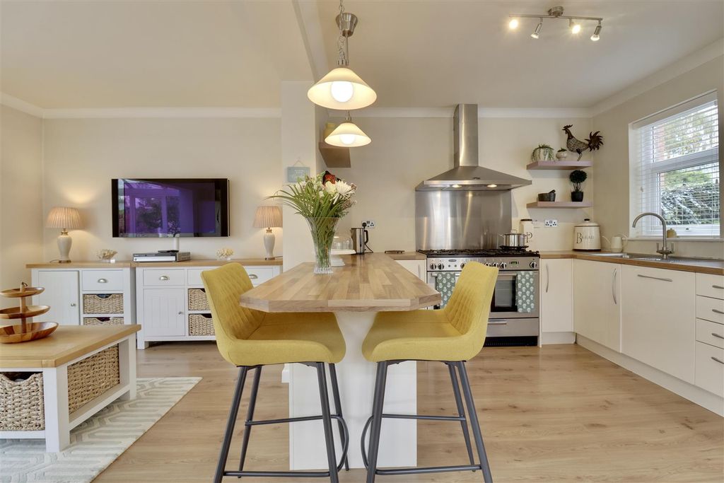 Property photo 2 of 39 9Fa7987E-3808-41DC-A0E2-6345713F6Ca1_1_201_A.Jpeg