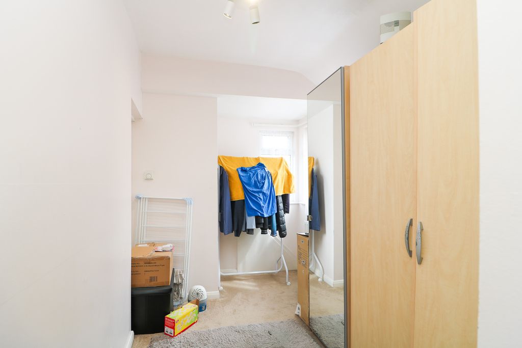 Property photo 3 of 28