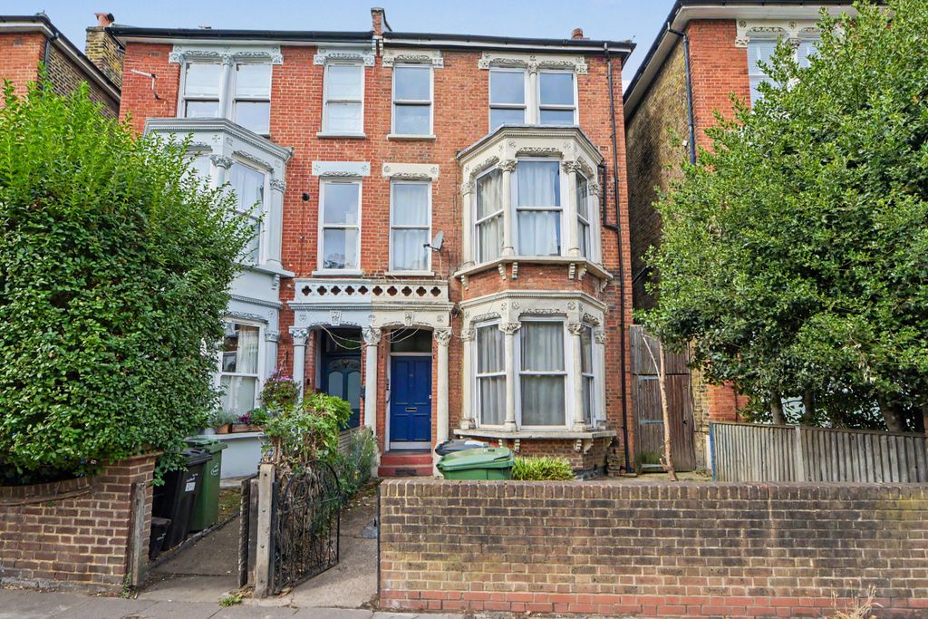 Property photo 1 of 9 Flat C, 24 Norwood Road, Herne Hill, London, Se24 9Bh