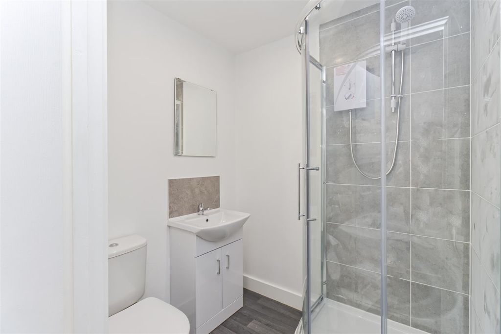 Property photo 3 of 7 Shower.Jpg