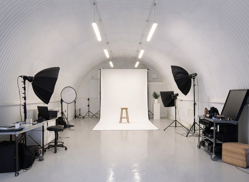 Property photo 2 of 5 An Empty Arch With White Lining