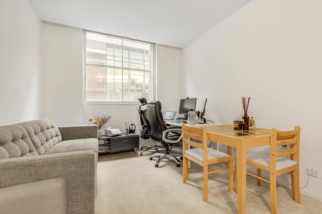 Property photo 2 of 8 Living/Dining Area