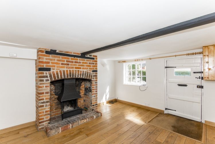 Property photo 2 of 8 Livingroom1