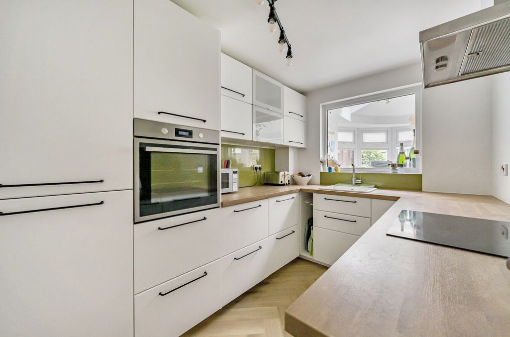 Property photo 2 of 17 Picture 2