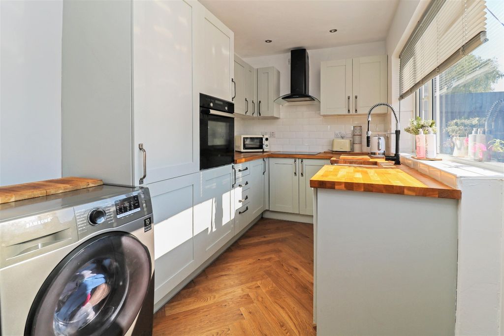 Property photo 3 of 22 4182562
