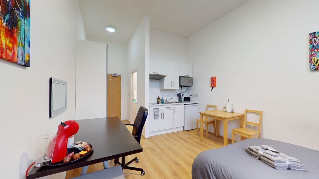 Property photo 3 of 7