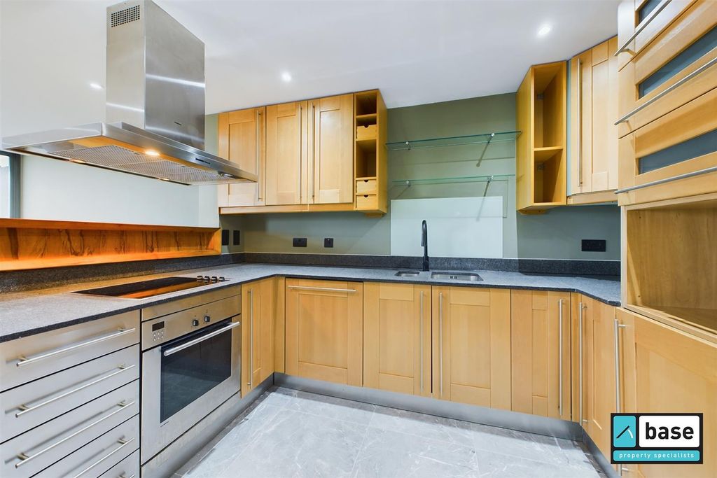 Property photo 1 of 20 Kitchen