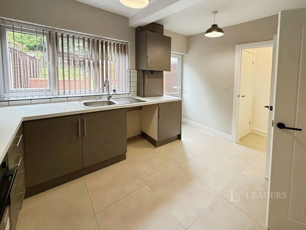 Property photo 3 of 10 Pbox-Img.Jpg