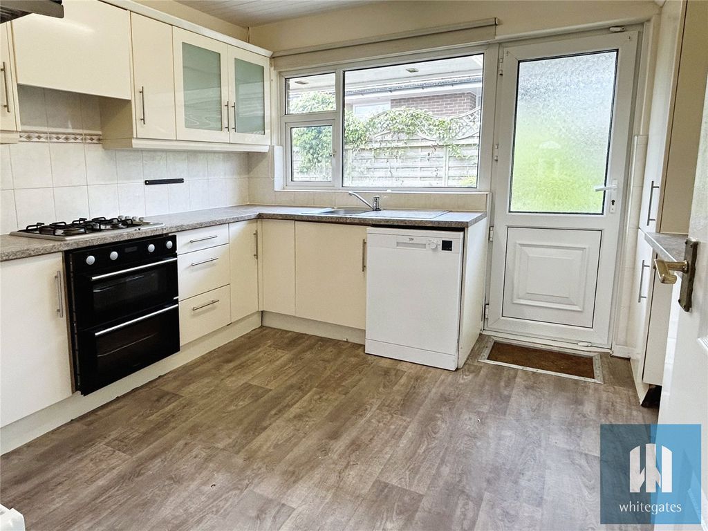 Property photo 2 of 14 Picture No. 32