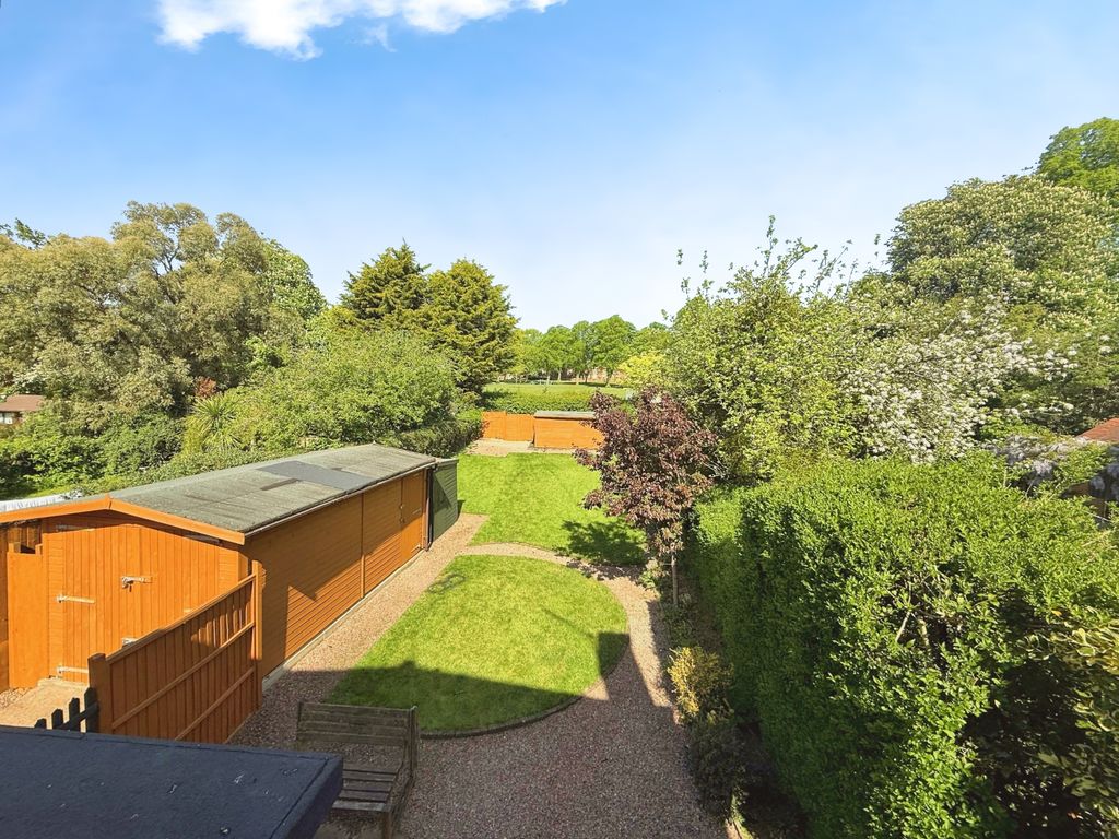 Property photo 3 of 8 Gallery