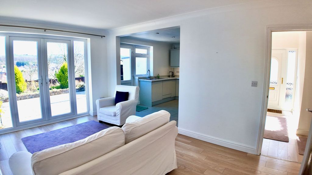 Property photo 2 of 30