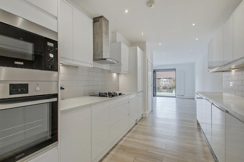 Property photo 3 of 13 Kitchen