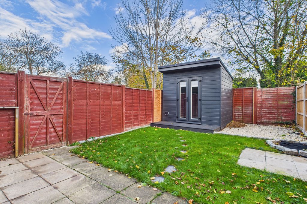 Property photo 3 of 18