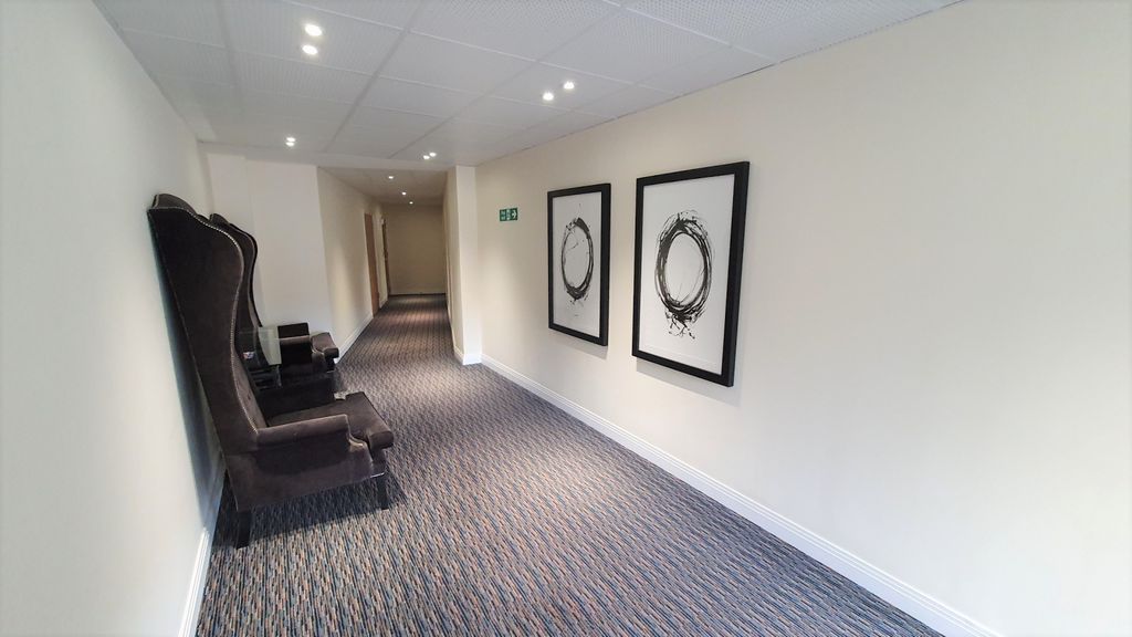 Property photo 3 of 8 Gallery