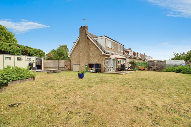Property photo 1 of 19 Photo 9