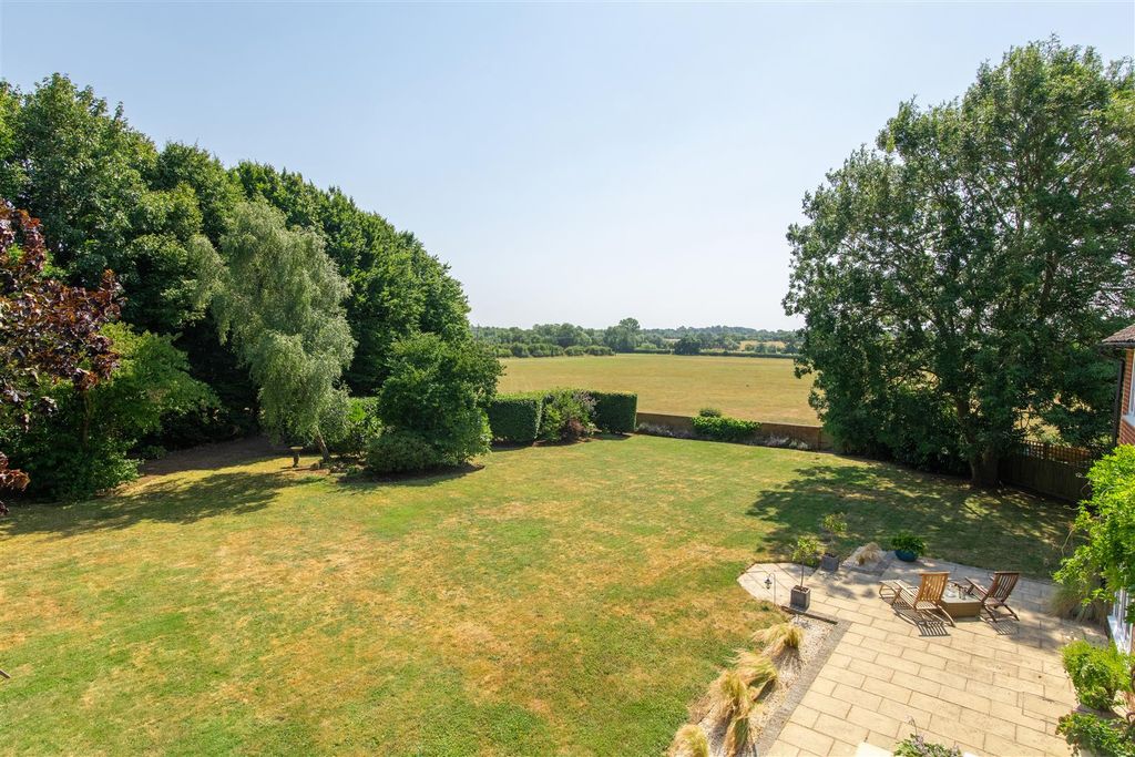 Property photo 3 of 43 Large Rear Garden