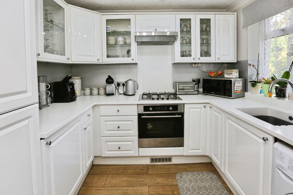 Property photo 3 of 17 Photo
