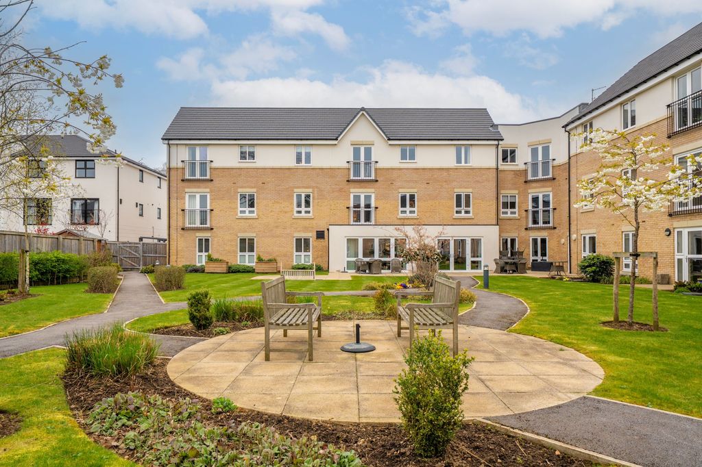 Property photo 1 of 23