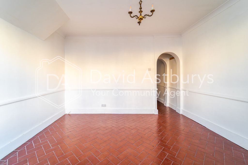 Property photo 2 of 10 Ndb02660