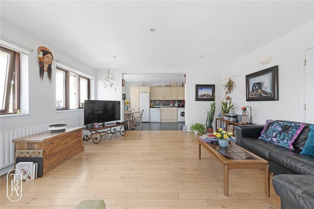 Property photo 1 of 22 Picture No. 17