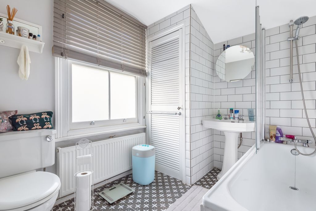Property photo 2 of 15 Bathroom