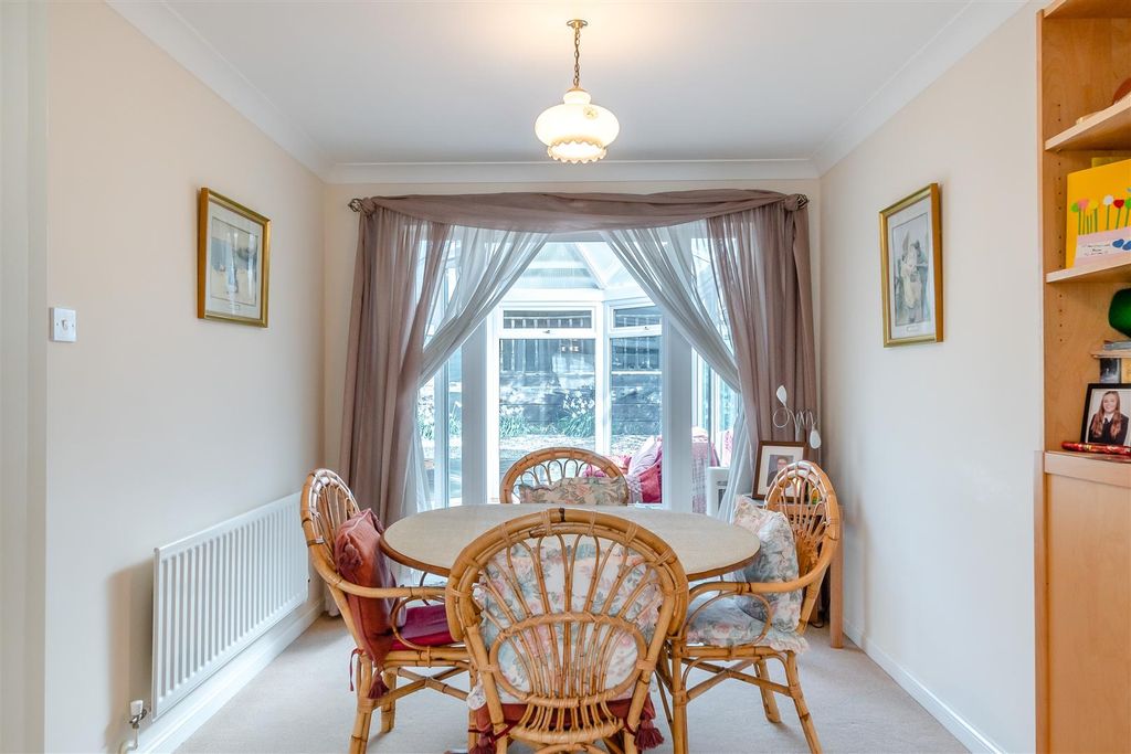 Property photo 3 of 16 8643837-Interior07.Jpg