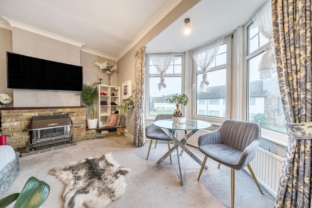 Property photo 2 of 17 1363040-8-6903A6ee89d7A.Jpg