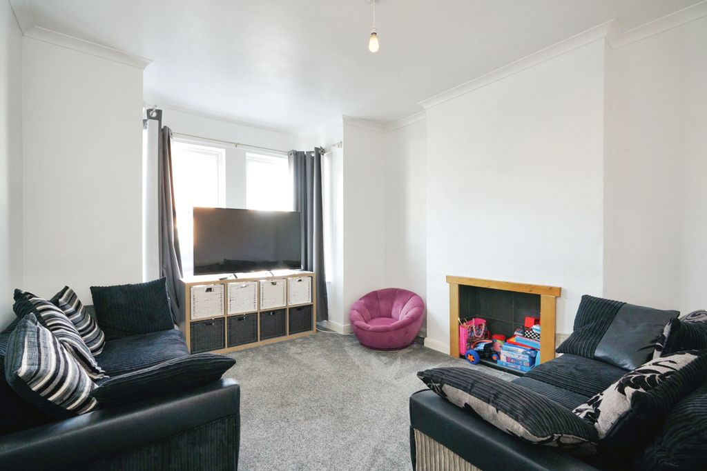 Property photo 3 of 17 Photography