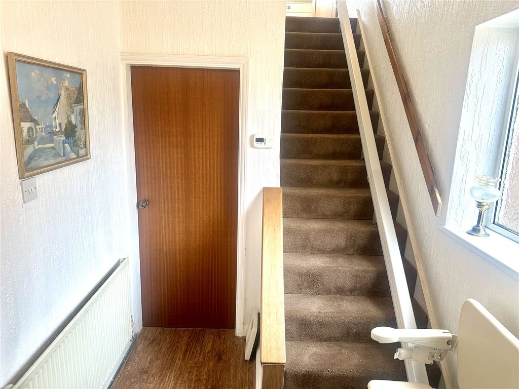 Property photo 2 of 20 Picture No. 35