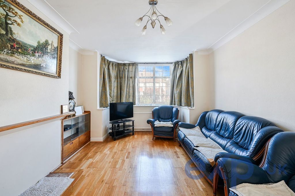 Property photo 3 of 14