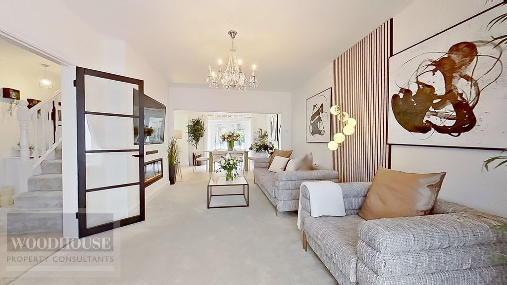 Property photo 2 of 32