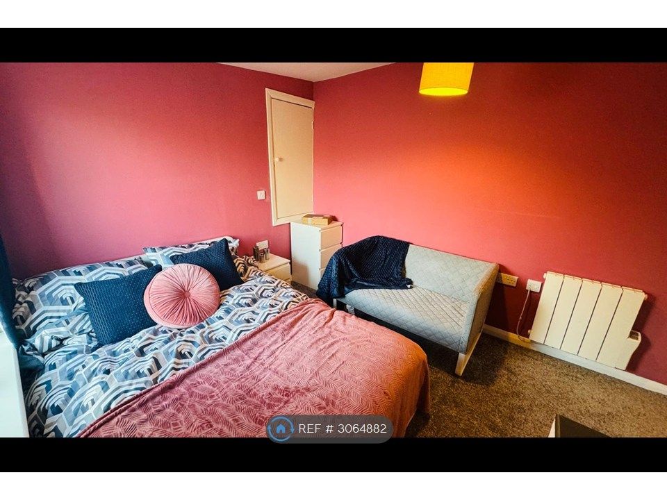 Property photo 3 of 19 Room 6 - Double Room For Single Occupancy Only