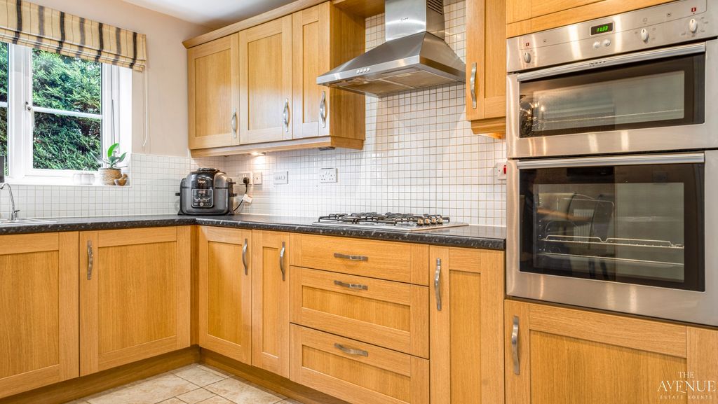 Property photo 3 of 38 4836246