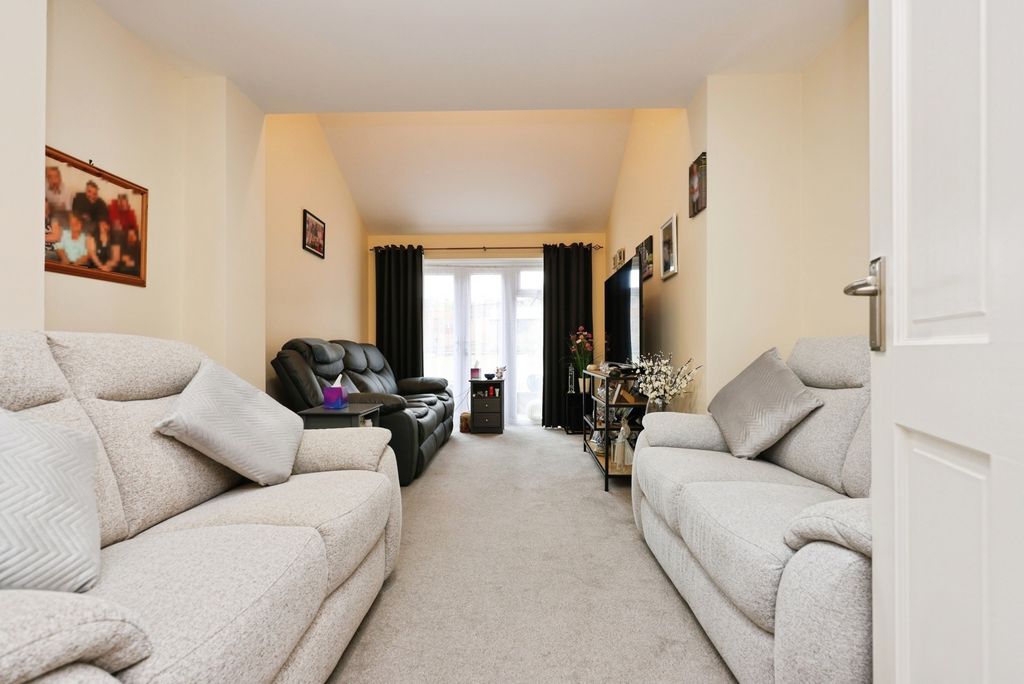 Property photo 3 of 29 Photo