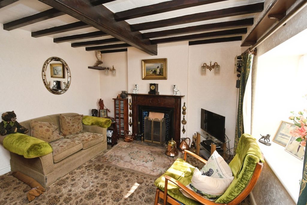 Property photo 2 of 17 Photo