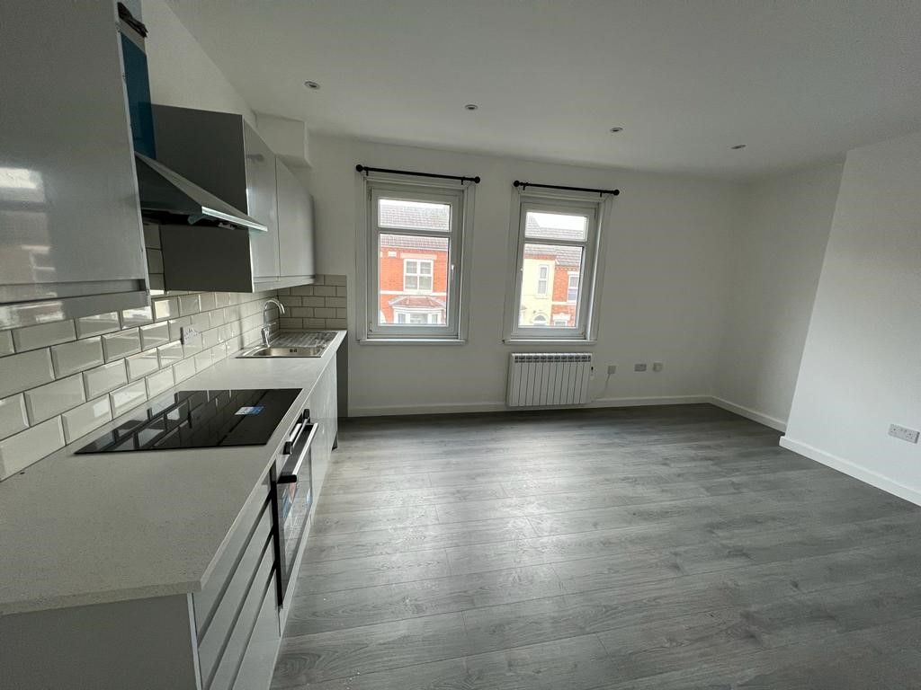 Property photo 1 of 3