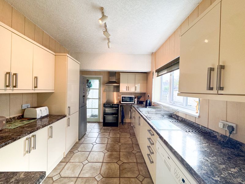 Property photo 2 of 21 Kitchen