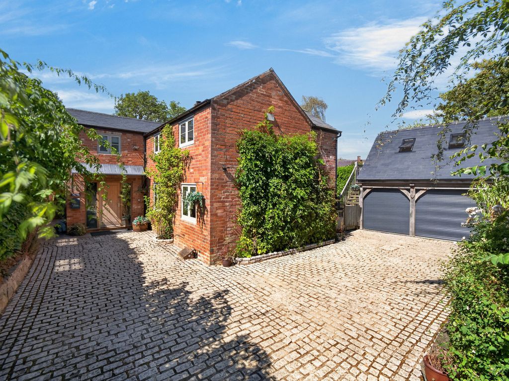 Property photo 2 of 39