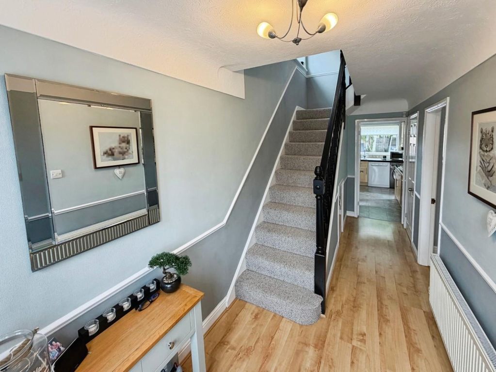 Property photo 2 of 32 3Bfea569--46B5-8264-E5E8B0Ca13B9-30094-00000Efe2B1