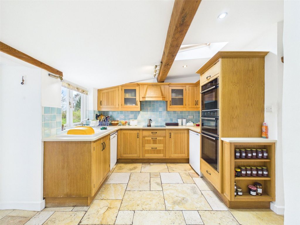 Property photo 3 of 22 Kitchen