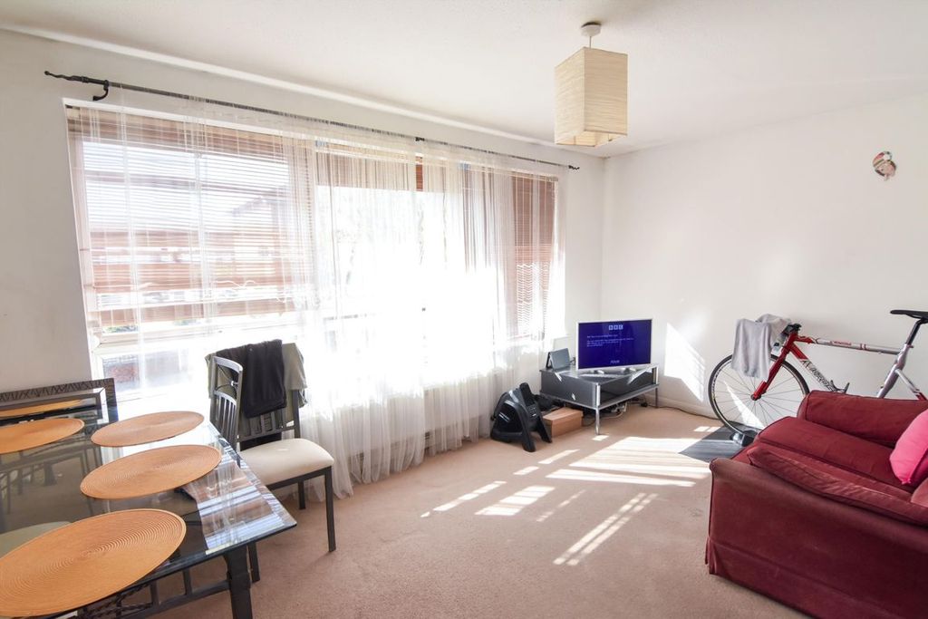 Property photo 2 of 5